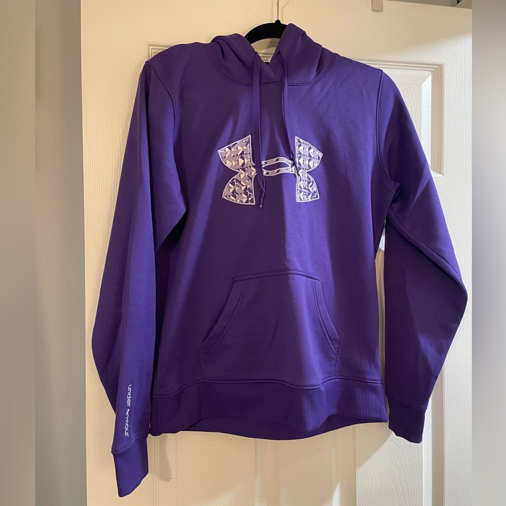 Woman’s under armour purple hoodie size m. Worn once EUC.